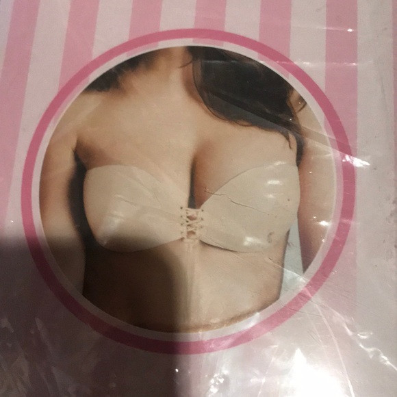 The lace up adhesive bra - Picture 2 of 5